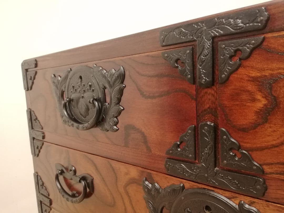 極美品 モデルルーム展示品 岩谷堂箪笥 豪華欅材 鋳鉄金具