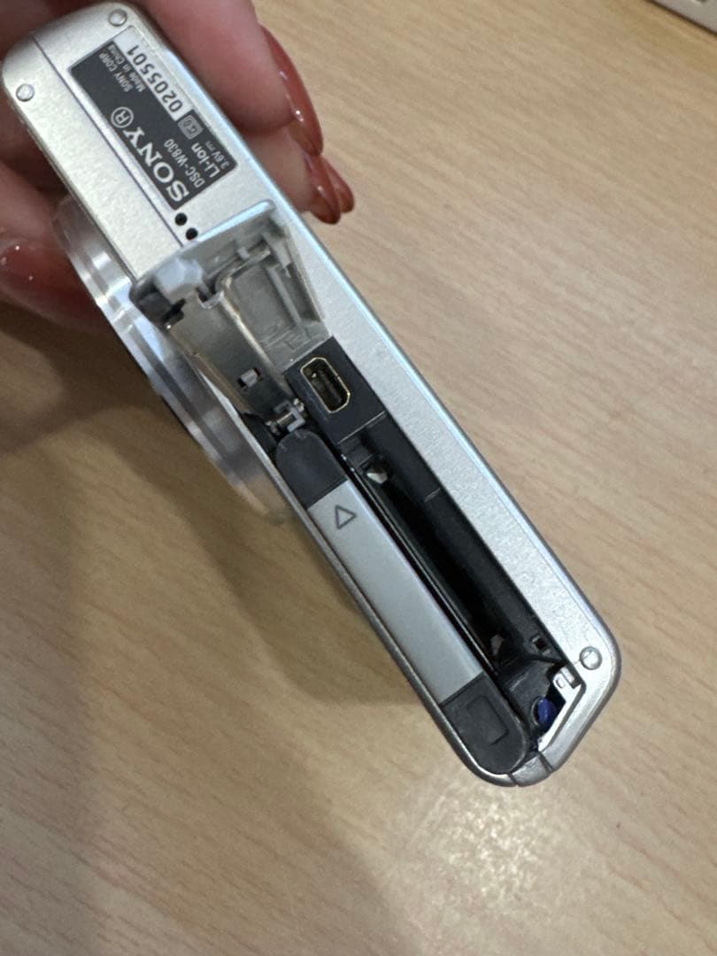 SONY Vario-Tessar 20.1MP コンパクトデジタルカメラ