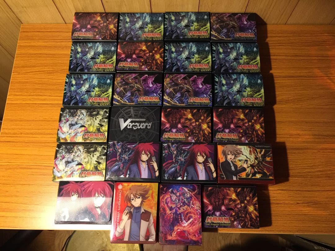 ヴァンガードのカード、スリーブ、デッキケース、ストレージボックス