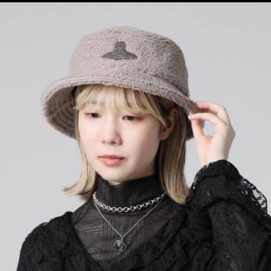 未使用タグ付【ヴィヴィアンウエストウッド】モコモコ刺繍バケットハット　グレージュ