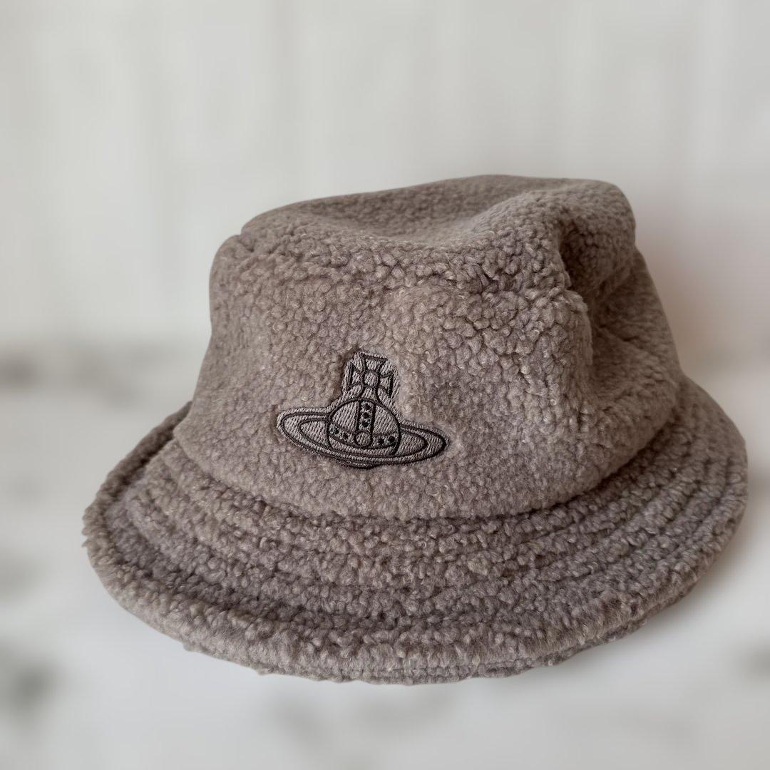 未使用タグ付【ヴィヴィアンウエストウッド】モコモコ刺繍バケットハット　グレージュ