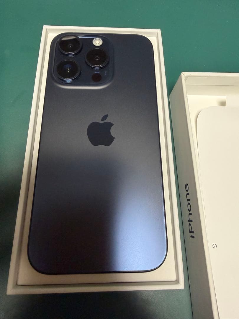 美品！iPhone 15Pro 256g SIMフリー ブルーチタニウム