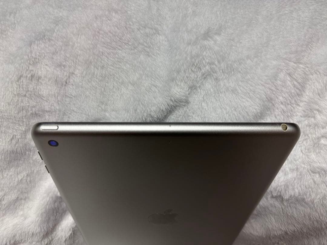 iPad(第8世代) Wi-Fiモデル 128GB シルバー Apple