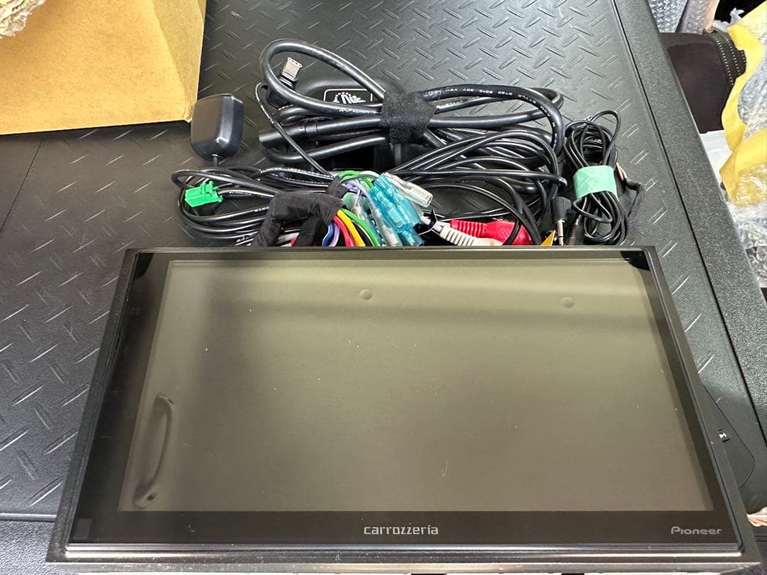 Pioneer DMH-SZ700 ディスプレイオーディオ