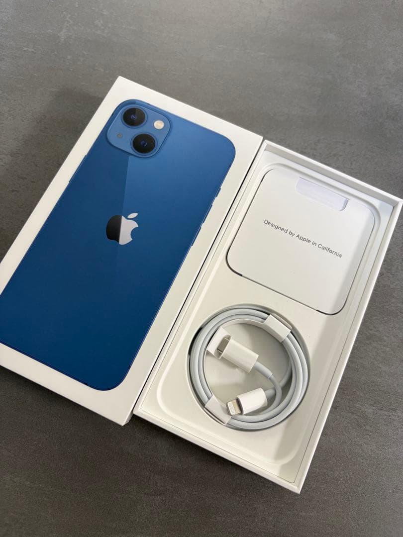 「美品」iPhone 13 256GB、箱、未使用充電コード付き