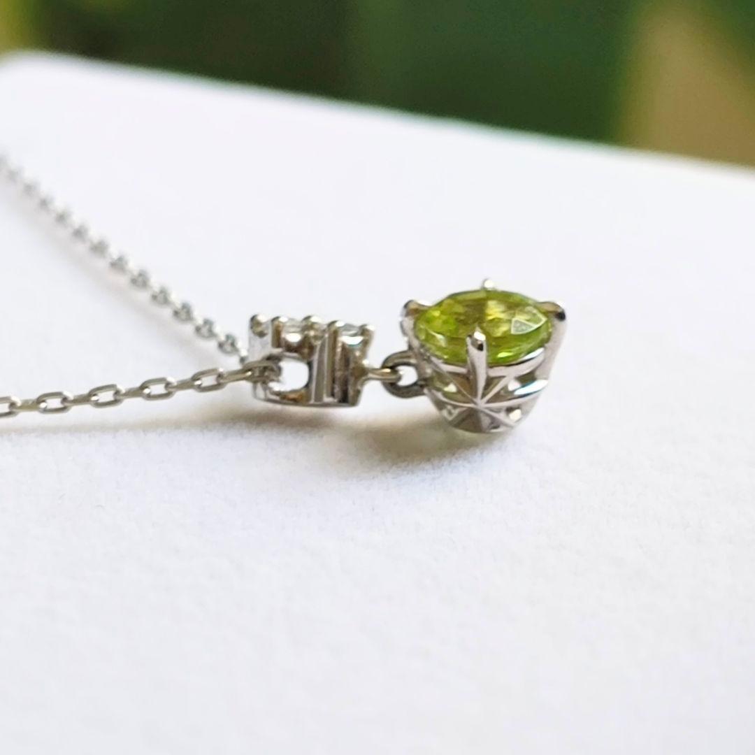 美品　スタージュエリー　プラチナ　ペリドット　クロッシングスター　ネックレス