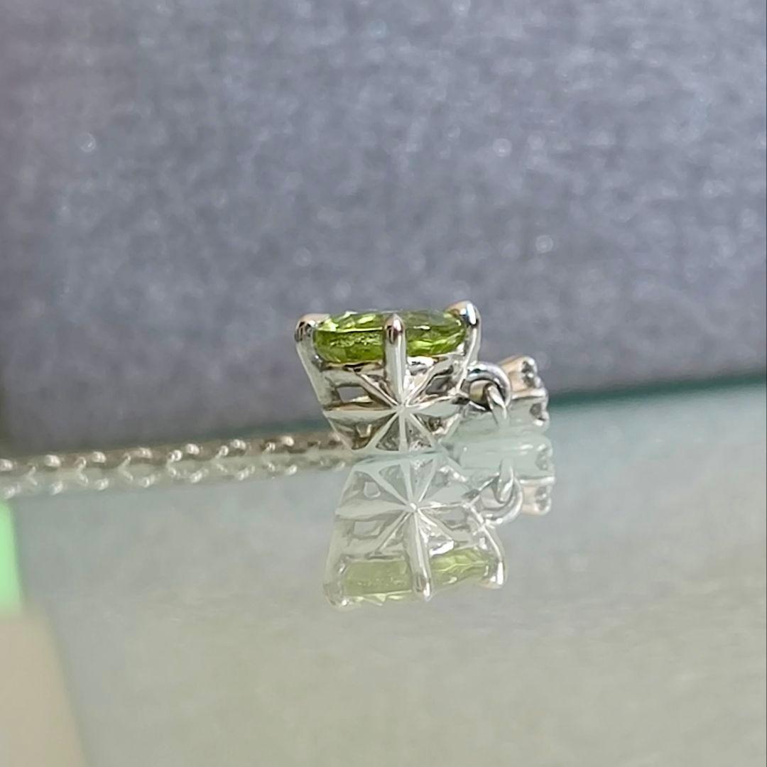 美品　スタージュエリー　プラチナ　ペリドット　クロッシングスター　ネックレス