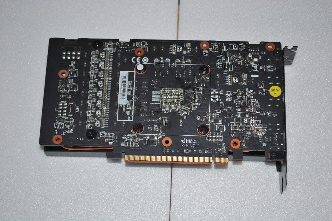 グラフィックボード・グラボ・ビデオカード Radeon RX 6600 XT 8GB