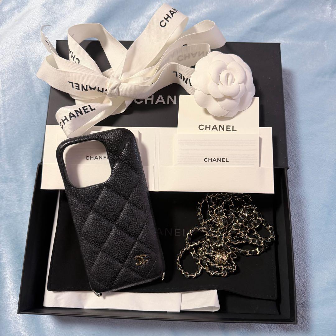 CHANEL マトラッセ キャビアスキン iPhone15pro用スマホケース