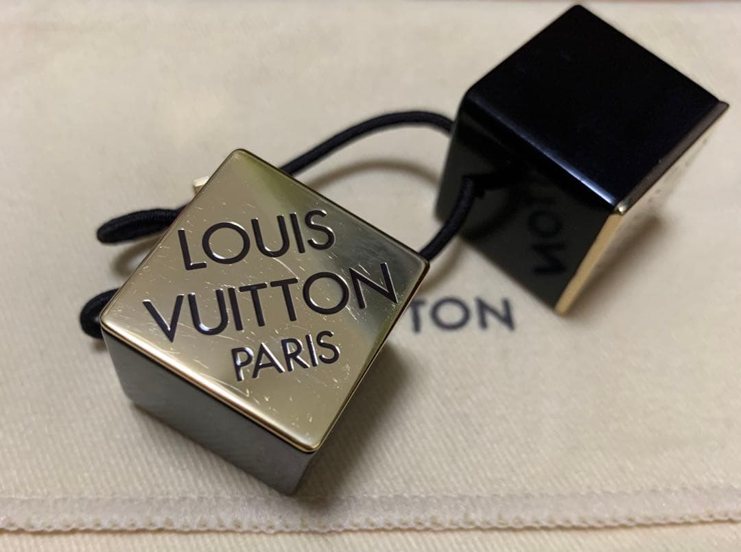LOUIS VUITTON ヘアゴム キューブ ロゴ ブランド 2個セット