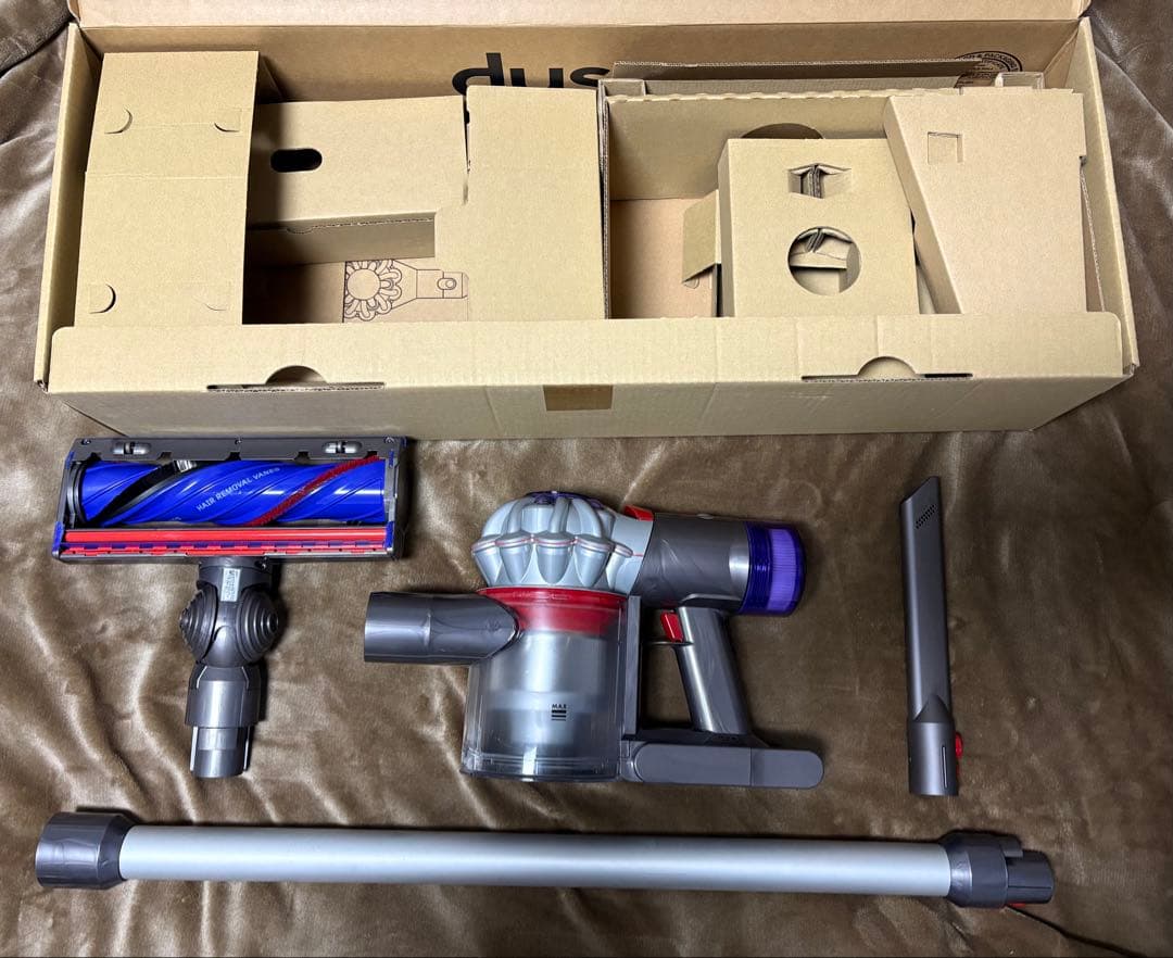 Dyson V7 Advanced コードレスクリーナー ダイソン かまいたち