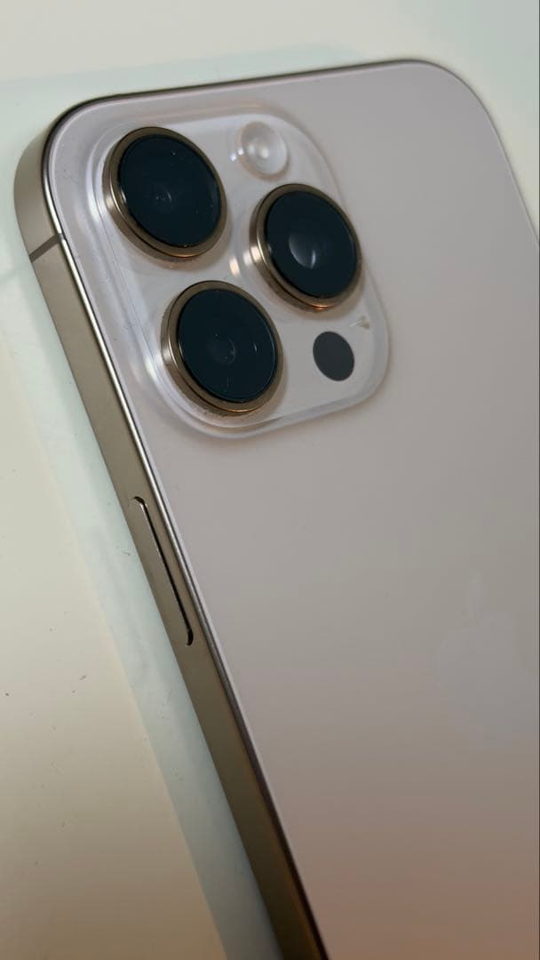 Apple iPhone 16 Pro Max 1TBデザートチタニウム　本体