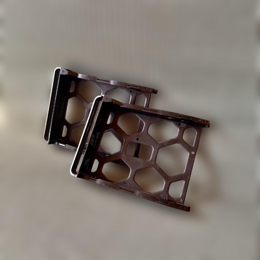 Synology NASキット 2ベイ DS220+ 【動作確認・初期化済】