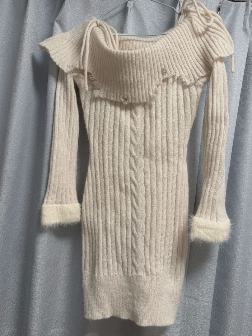 eatme ヘムシャギーオフショルニットワンピース