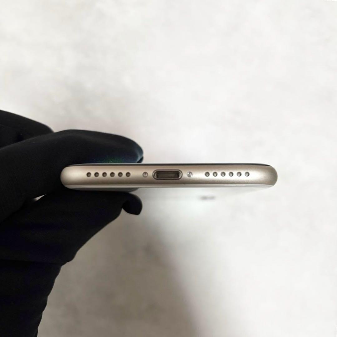 美品 iPhone SE 第3世代 64GB ホワイト バッテリ100% 261