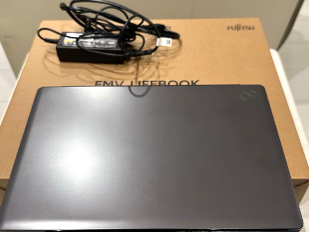 FMV LIFEBOOK （軽い）