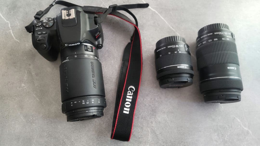 【良品】Canon EOS Kiss X10 トリプルレンズ 一眼レフカメラ