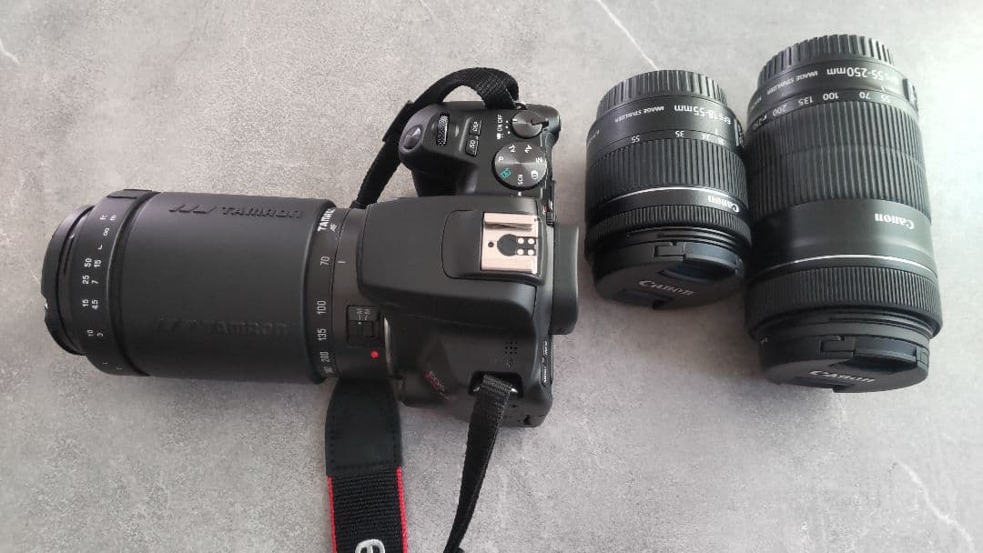 【良品】Canon EOS Kiss X10 トリプルレンズ 一眼レフカメラ