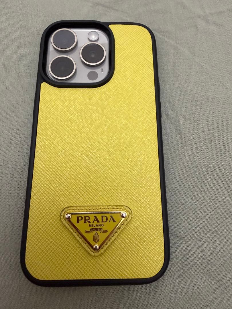PRADA iPhoneケース