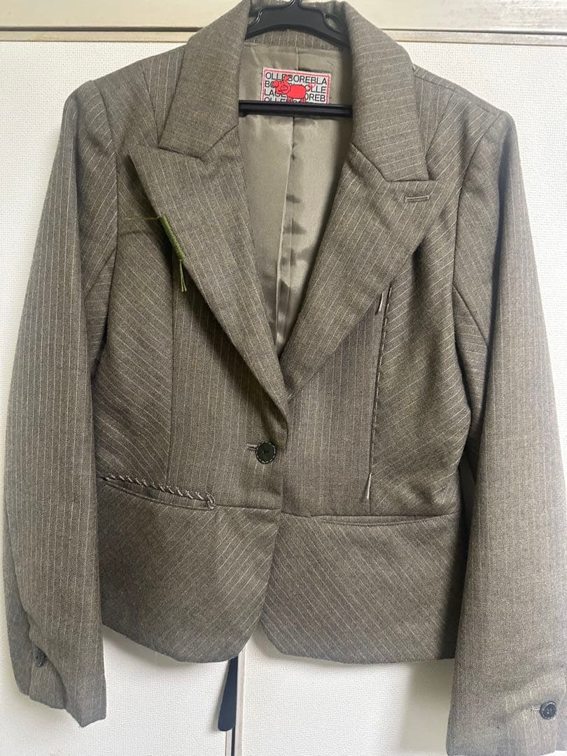 アルペロベロ素敵なワンピース＆☆ウールブレザー☆トップス☆黒パンツ付き