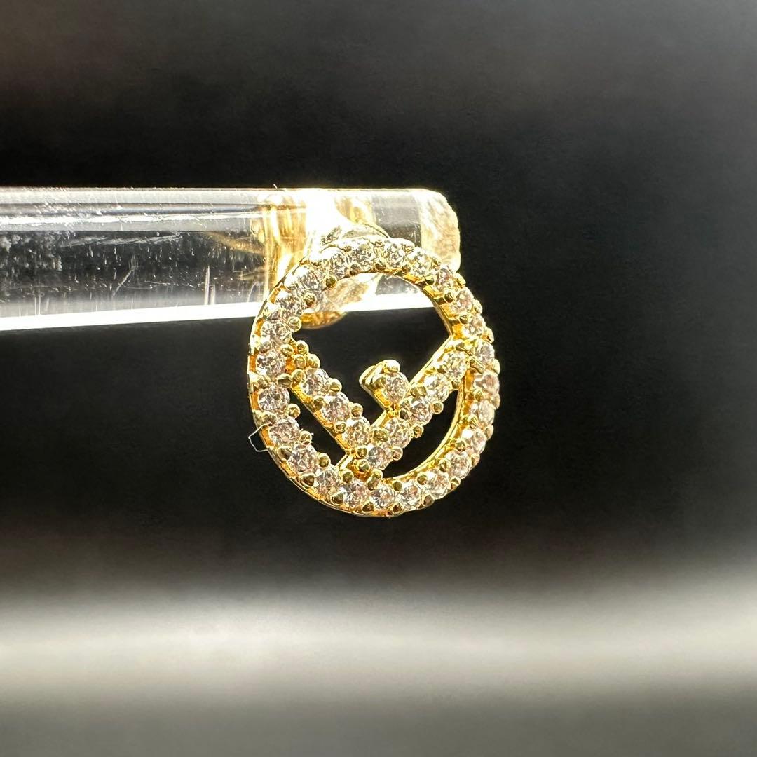 極美品✨　FENDI　フェンディ　ピアス　エフイズ　ゴールド　1651