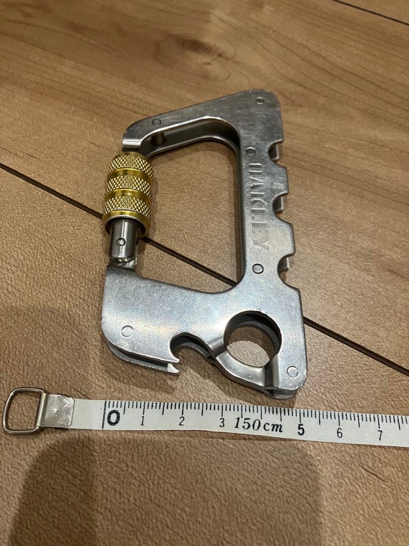 オークリー カラビナ キーホルダー【中古品】Oakley l Works