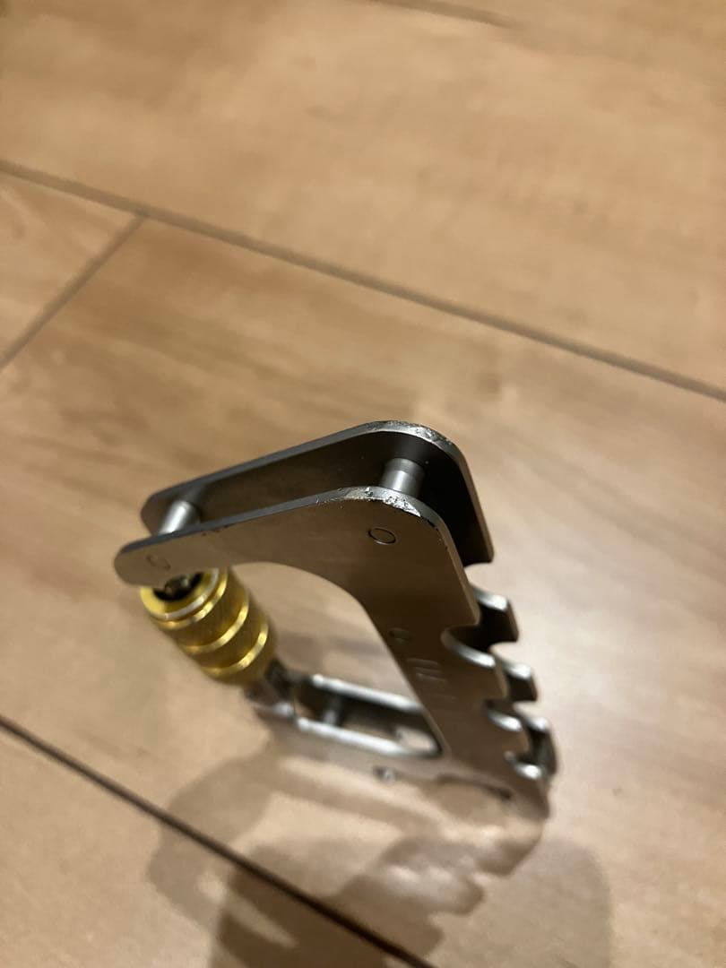 オークリー カラビナ キーホルダー【中古品】Oakley l Works