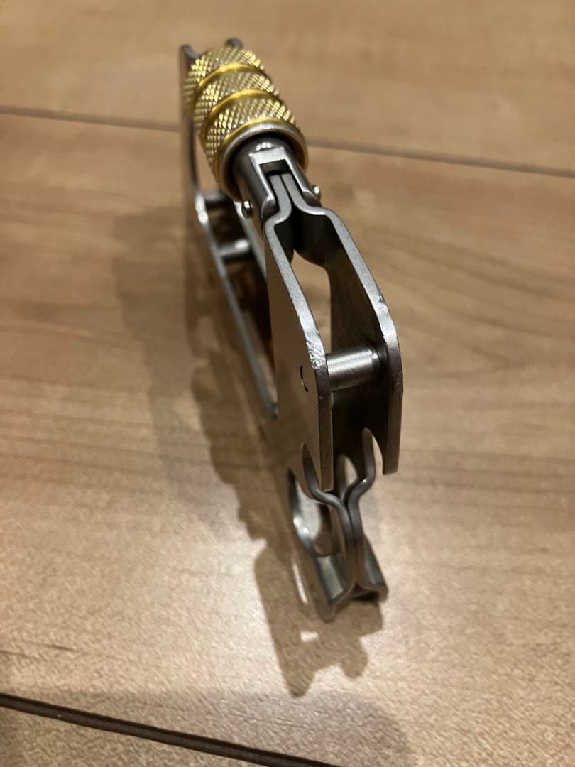 オークリー カラビナ キーホルダー【中古品】Oakley l Works