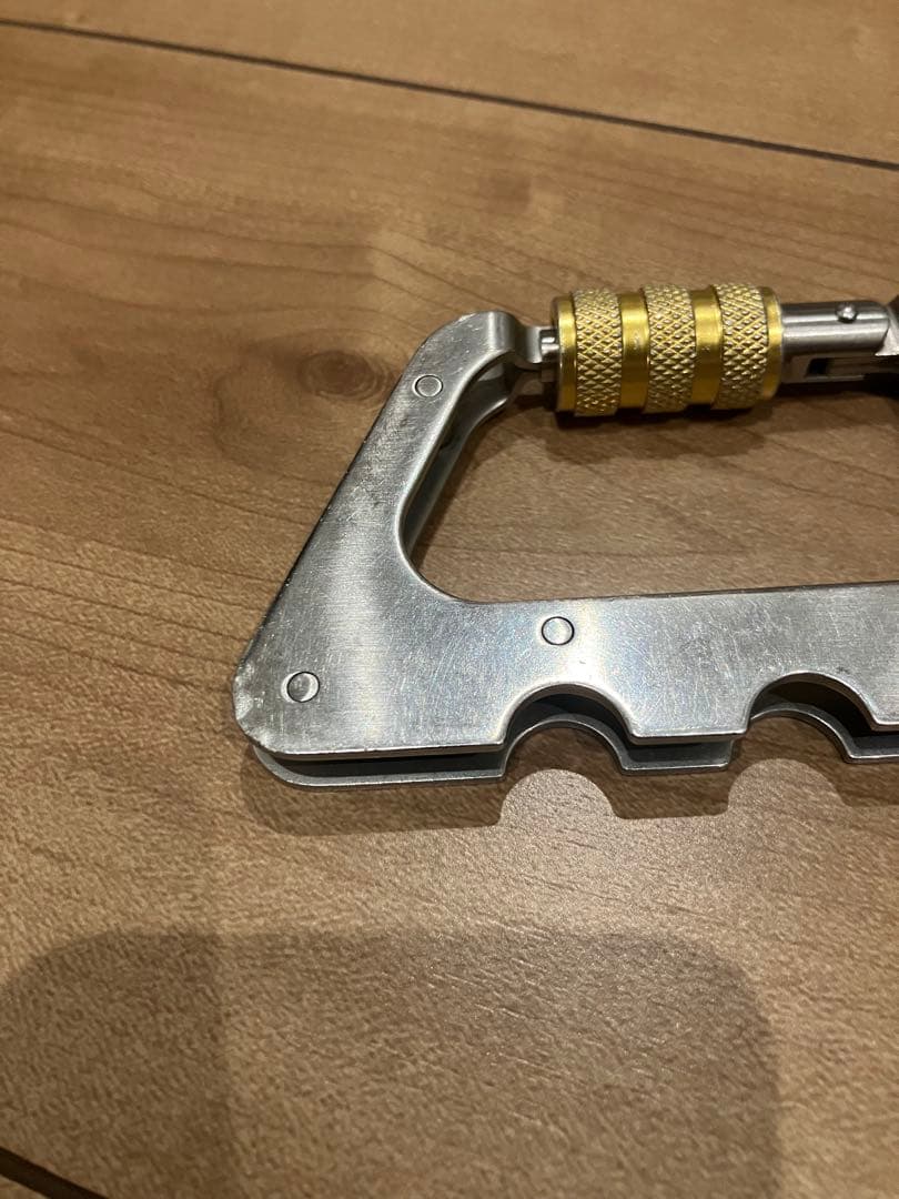 オークリー カラビナ キーホルダー【中古品】Oakley l Works