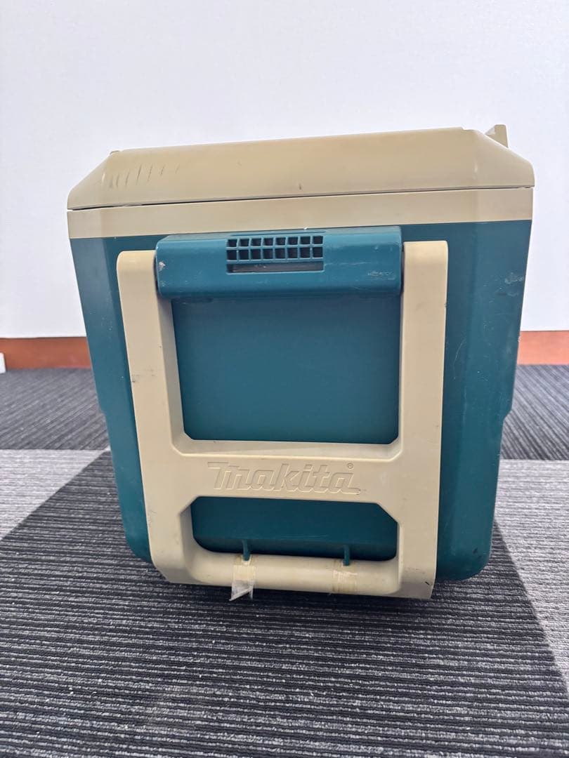 ま*す様 マキタ 充電式保冷温庫 CW180D 18V容量20L