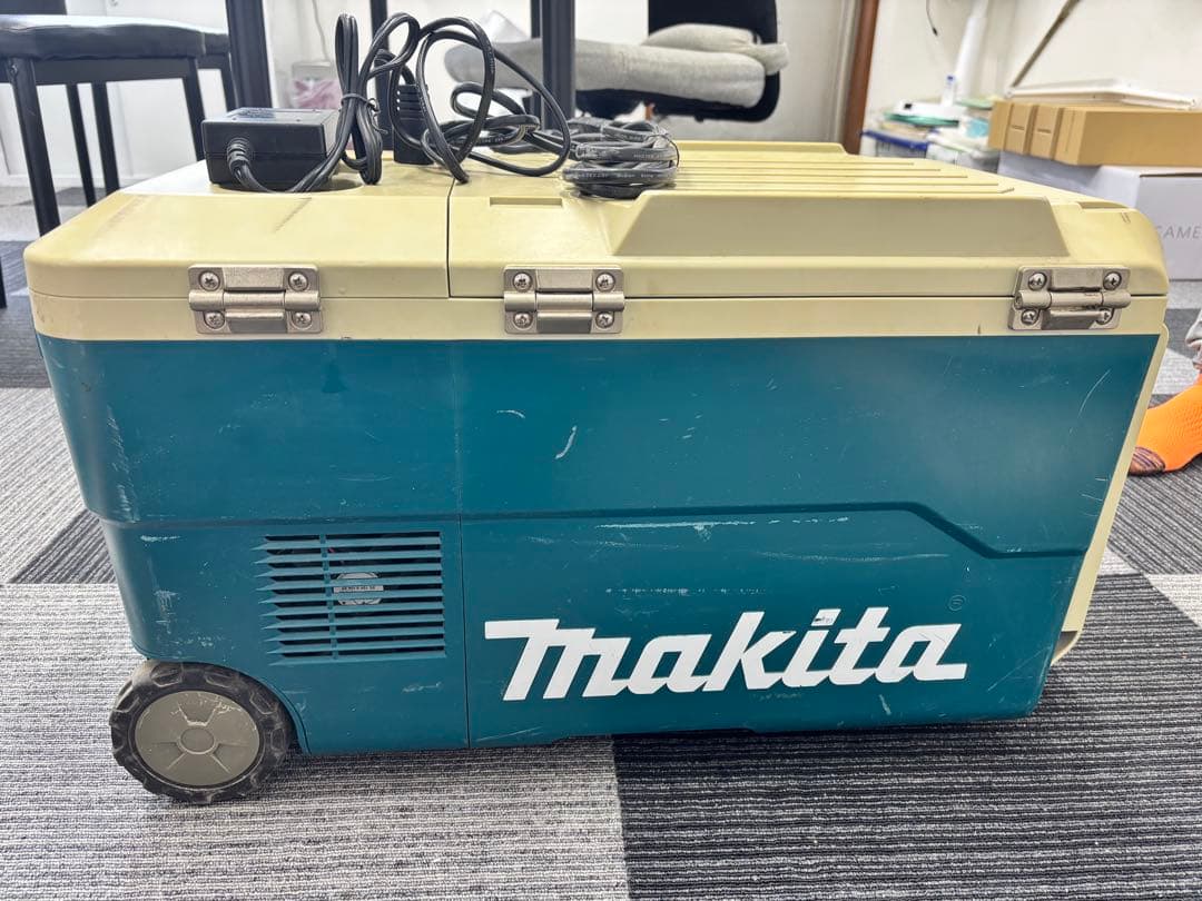 ま*す様 マキタ 充電式保冷温庫 CW180D 18V容量20L