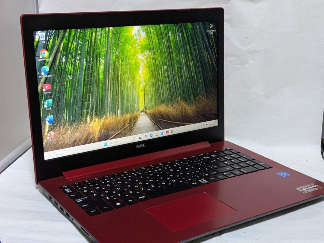 NEC　Lavie　NS150KAR　美品赤　SSD　WIN11 Office