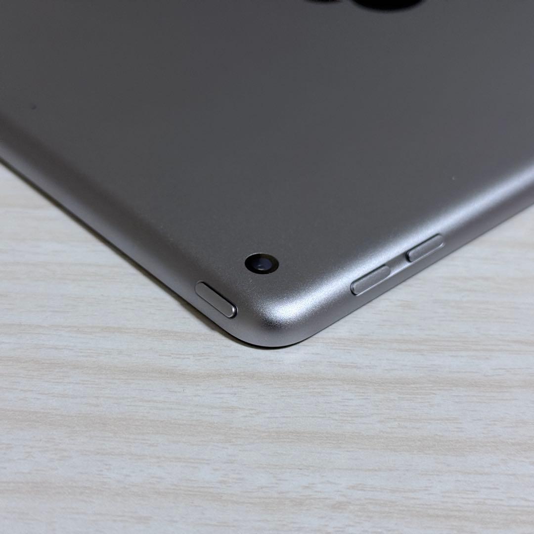 た*ち様 美品 Apple iPad 第5世代 32GB スペースグレイ Wi-