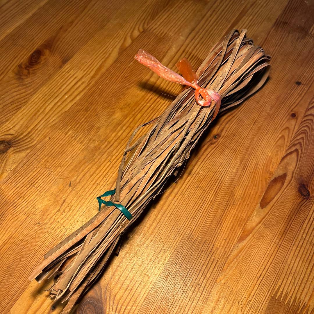 山葡萄の蔓　5ミリ幅ひご　５０本