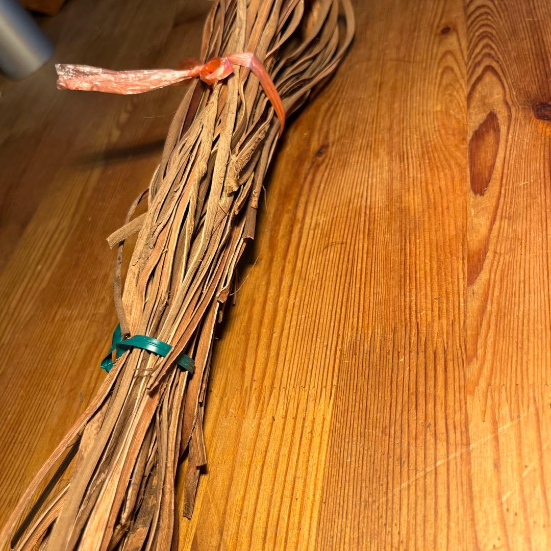 山葡萄の蔓　5ミリ幅ひご　５０本