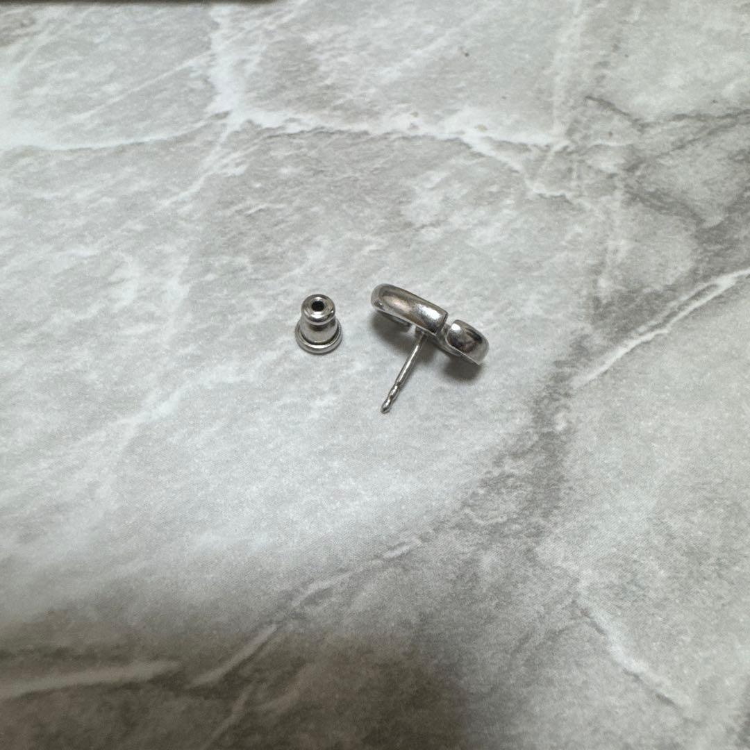 DIOR CD NAVY スタッドピアス（片耳）ディオールピアス