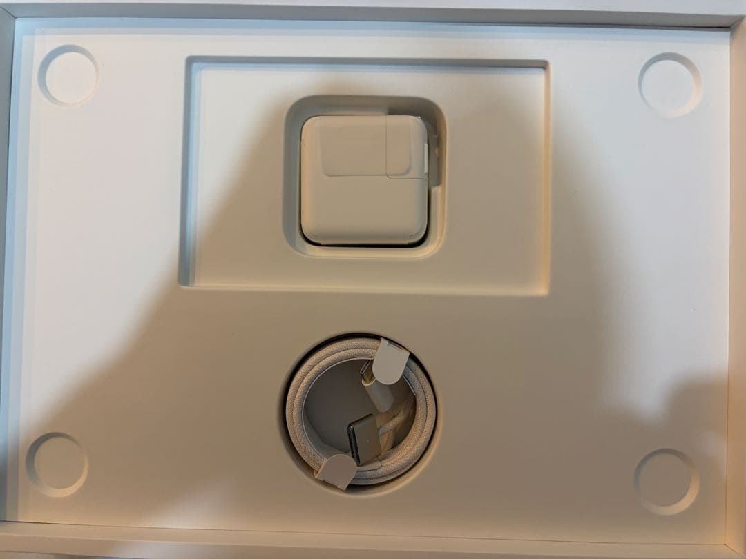 M2 MBA 13.6 /8C CPU:GPU/16GB/512GB/USキー