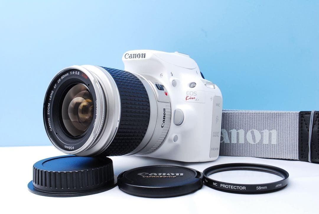 女性に人気♥️Canon X7ホワイト！箱・CD・説明書・USMレンズで安心撮影