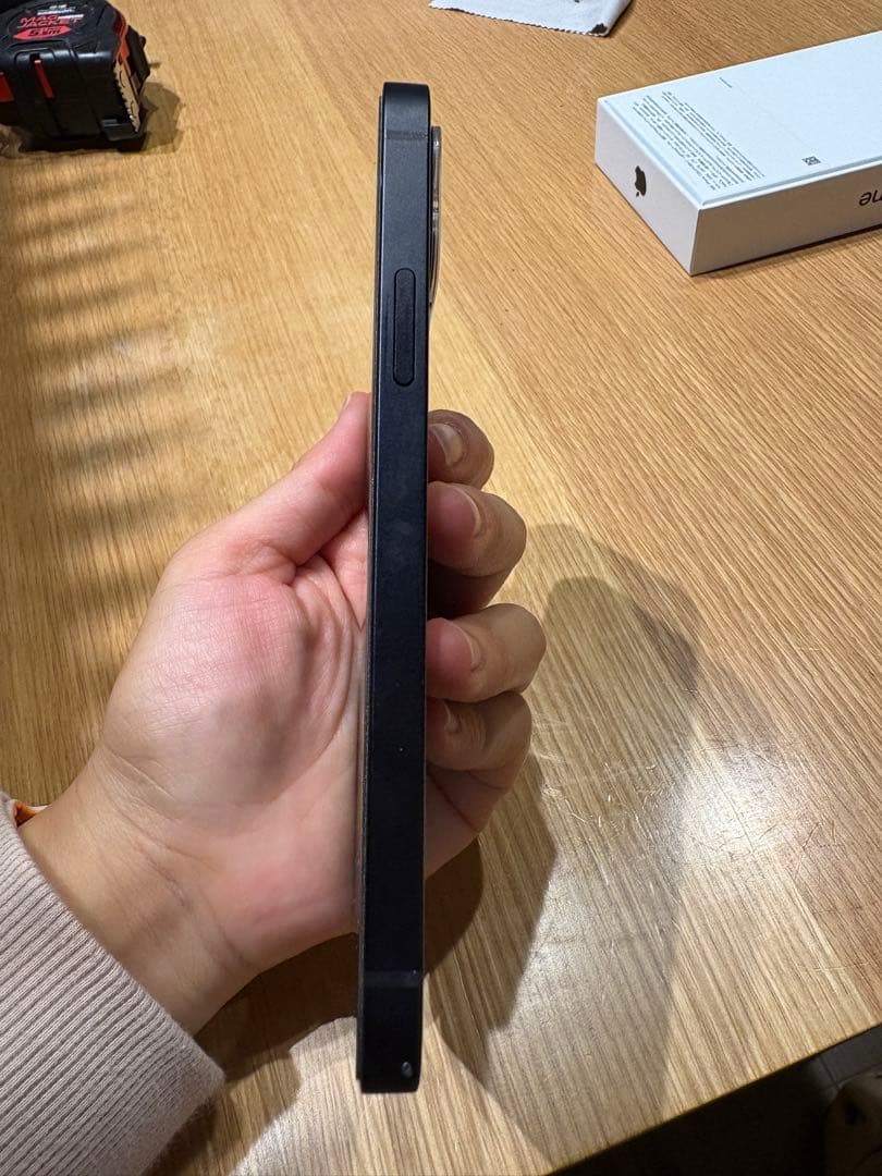 美品　iPhone 12 64GB 箱付き　ブラック　SIM