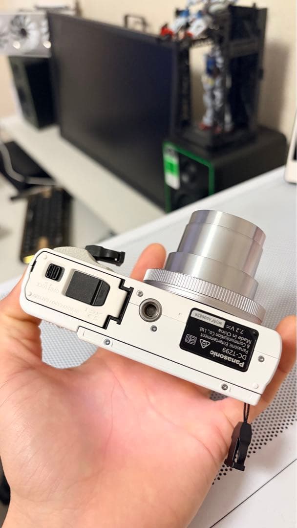 LUMIX TZ99 ホワイト レザーケース付き