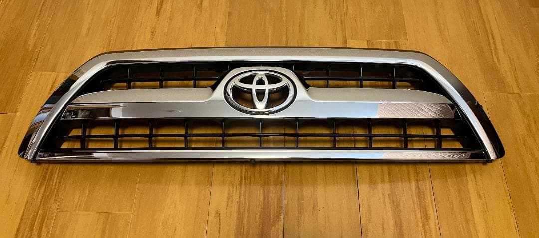 ハイラックスサーフ 純正メッキグリル＆リアガーニッシュ ほぼ未使用