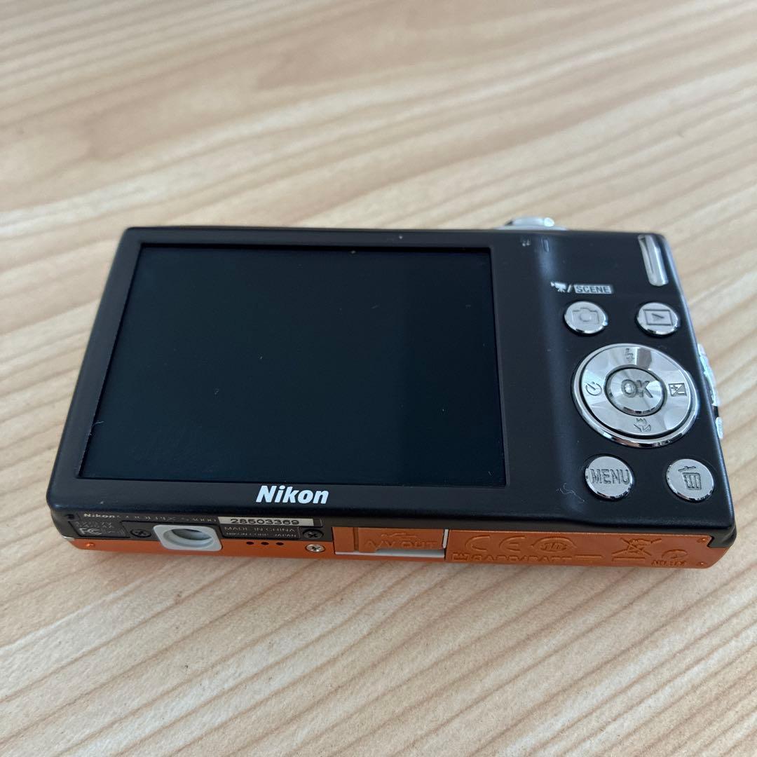 Nikon COOLPIX オレンジ色 デジタルカメラ
