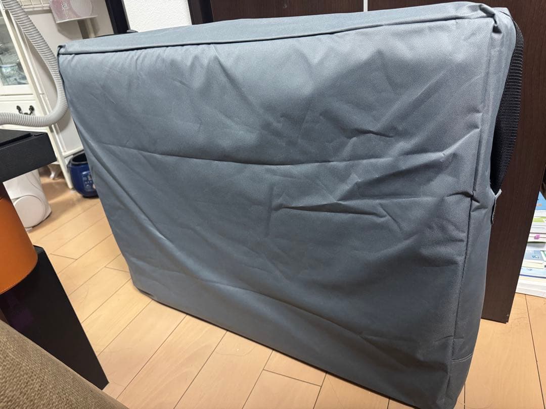 World JB 折りたたみ マッサージベッド ライトブラウン　ケースあり