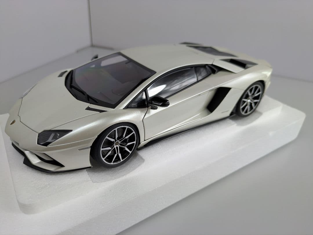 1/18 ミニカー オートアート ランボルギーニ アヴェンタドール S Aa