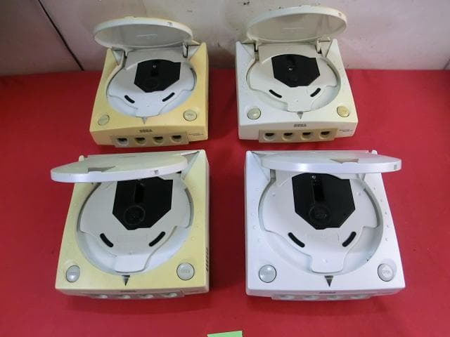 40：SEGA Dreamcast 3000　ゲームソフト　各4点　ジャンク