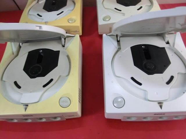 40：SEGA Dreamcast 3000　ゲームソフト　各4点　ジャンク