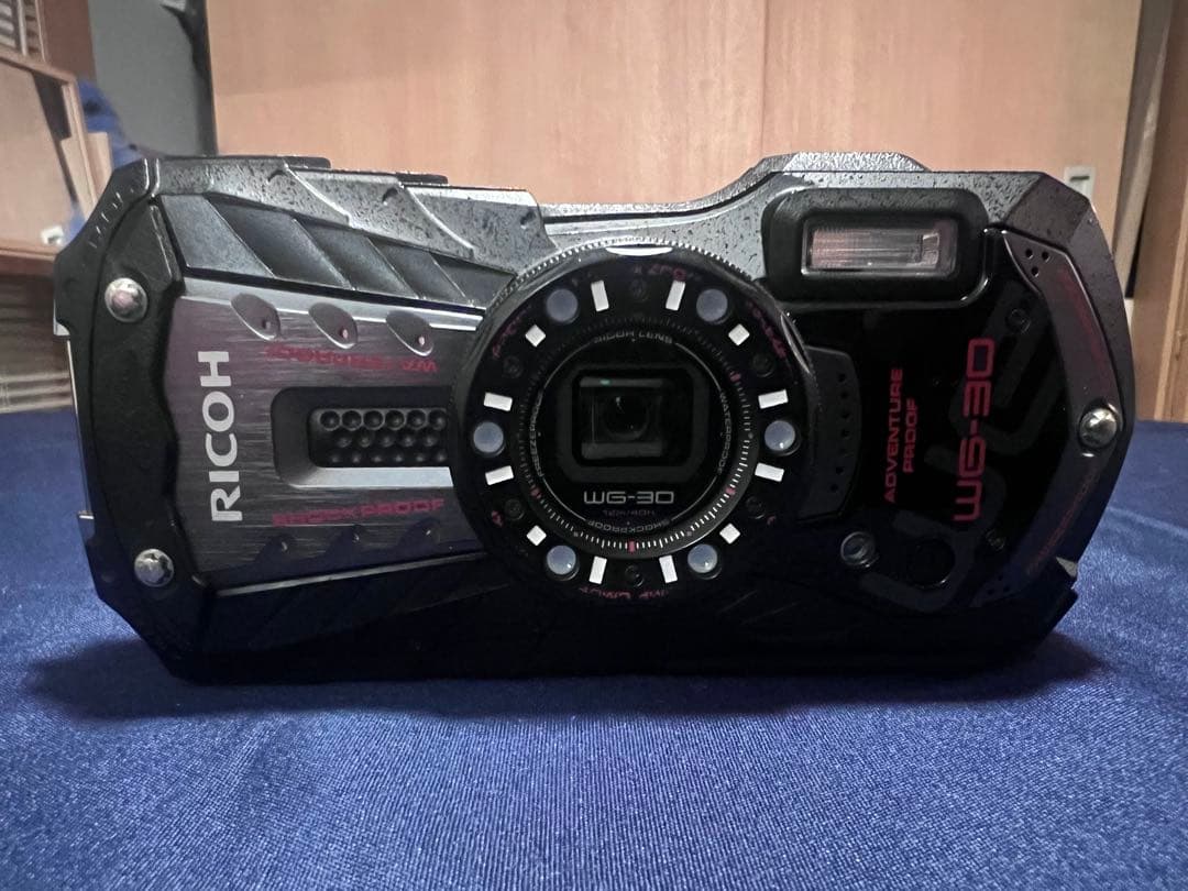 ［美品］RICOH WG-30 コンパクトデジタルカメラ
