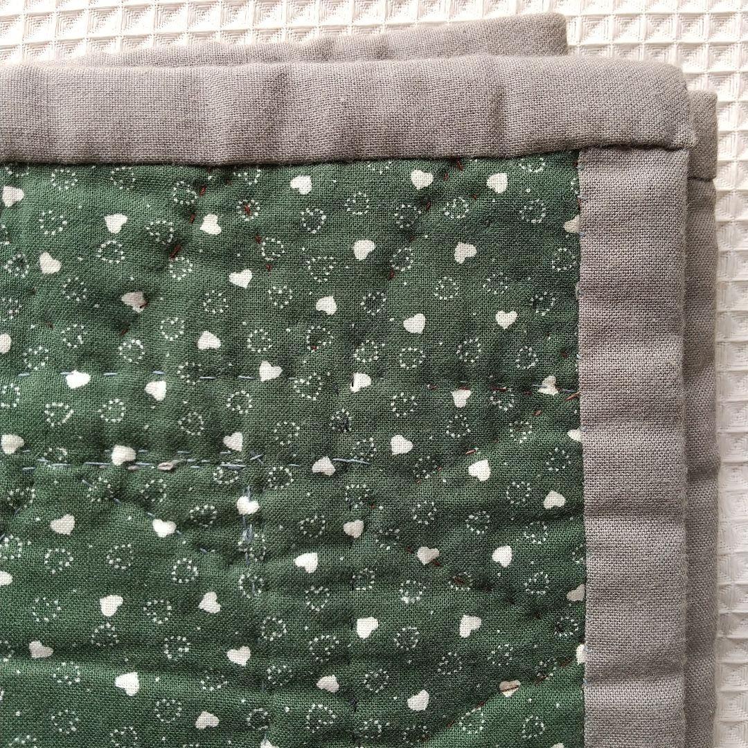 ハンドメイド　ハートモチーフ パッチワークキルトタペストリー