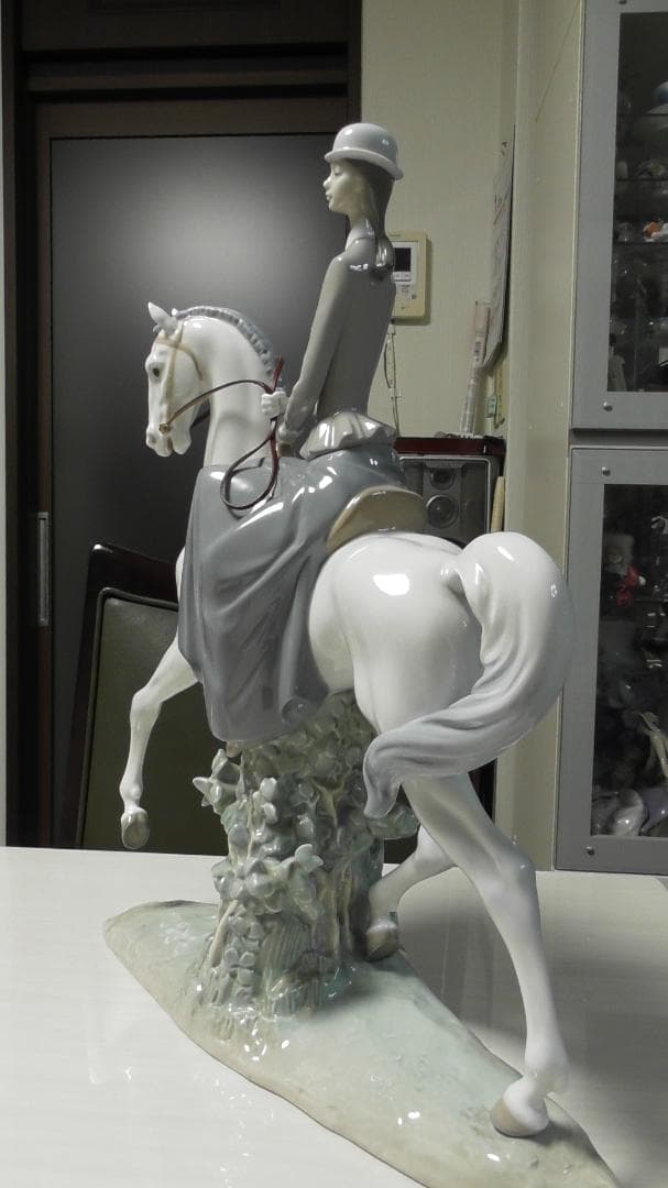 ヨシカネ　LLADRO　リヤドロ　【白い馬の少女】１３　リアドロ　L483