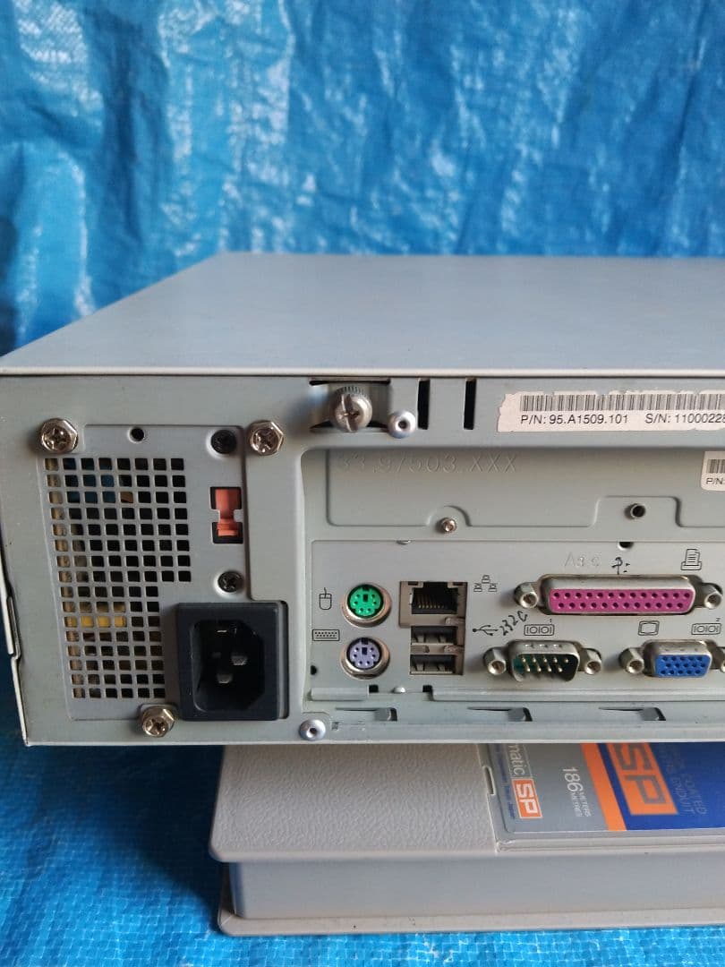 Fujitsu デスクトップWindows 2000パソコン中古品の出品です。